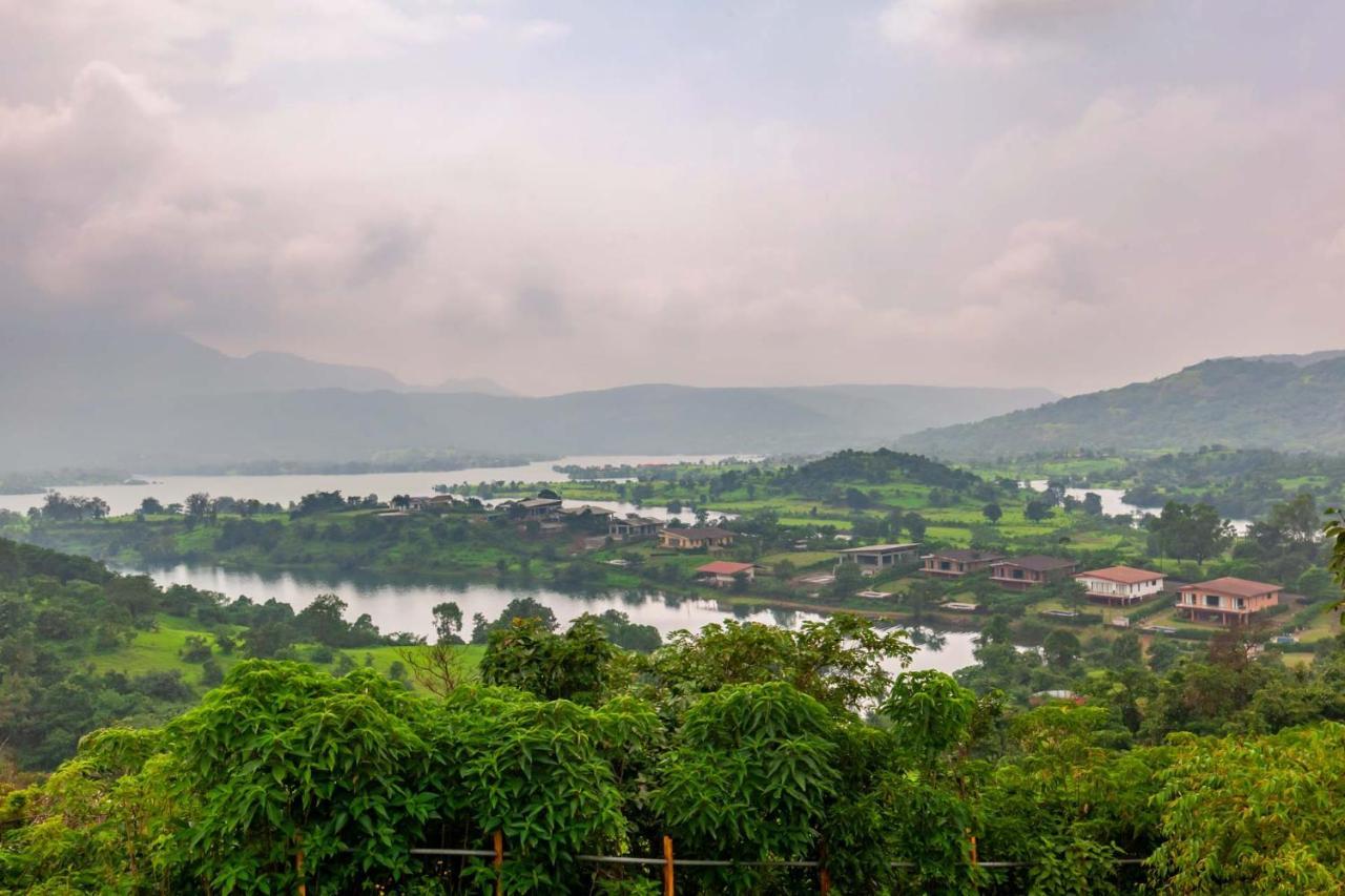 Stayvista'S Shivom Villa 2 - A Serene Escape With Views Of The Valley And Lake โลนาวาลา ภายนอก รูปภาพ