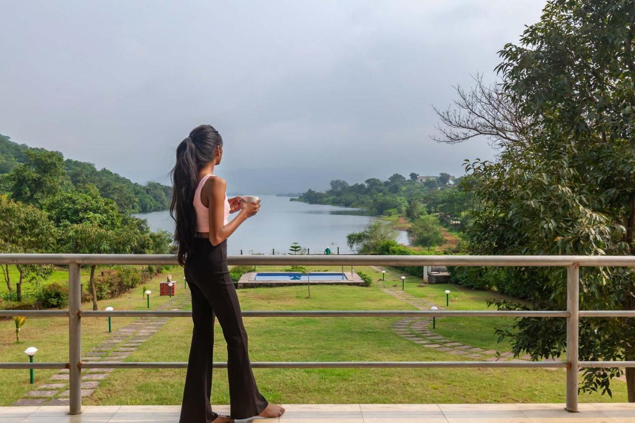 Stayvista'S Shivom Villa 2 - A Serene Escape With Views Of The Valley And Lake โลนาวาลา ภายนอก รูปภาพ