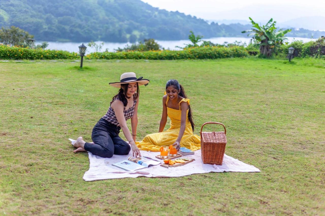Stayvista'S Shivom Villa 2 - A Serene Escape With Views Of The Valley And Lake โลนาวาลา ภายนอก รูปภาพ